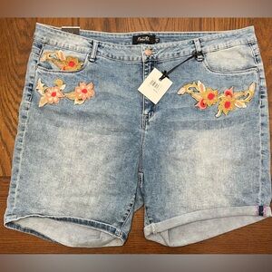 Nanette lepore denim shorts size 20w